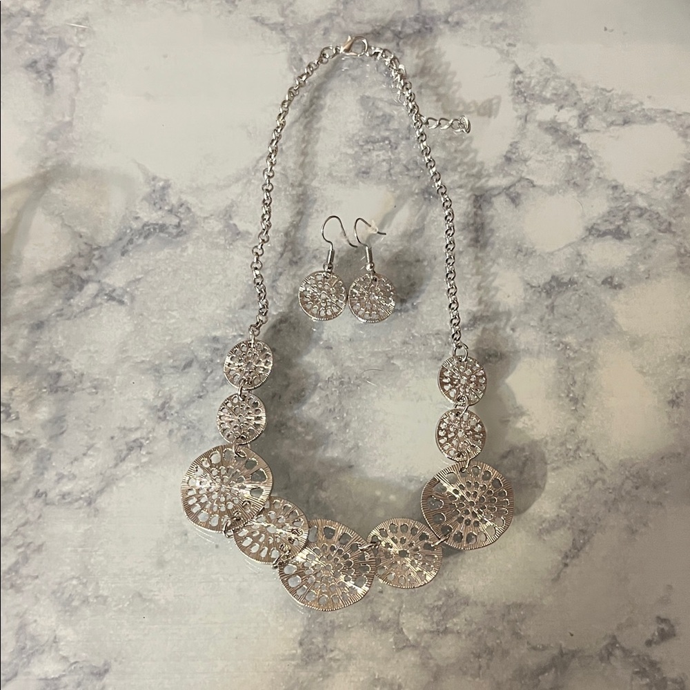 Elegant Silver Necklace and Earring Set